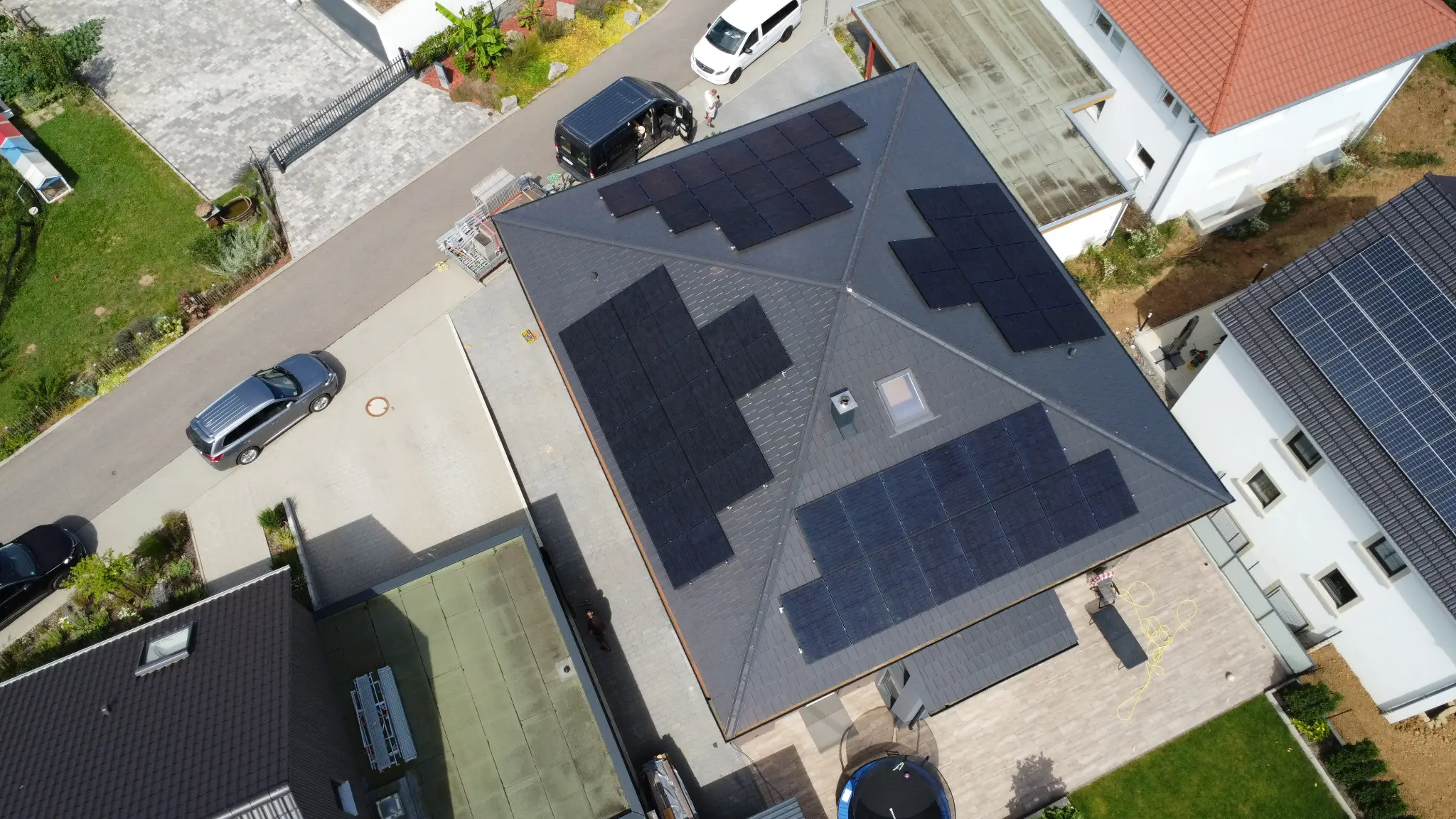 Photovoltaik auf Walmdach mit Notstromfunktion
